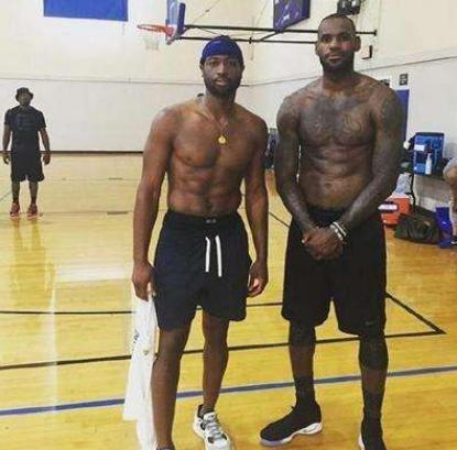 无数球迷的 无数球迷的