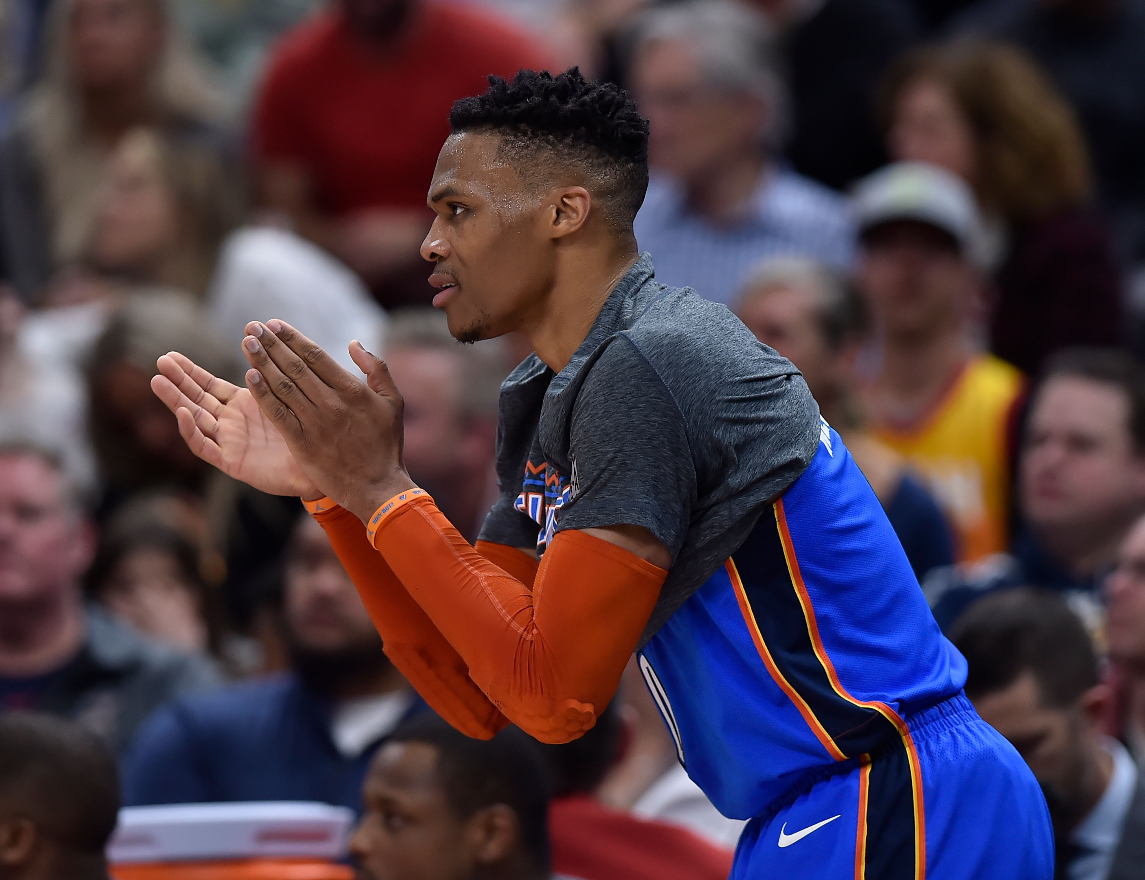 表现引发不 表现引发不